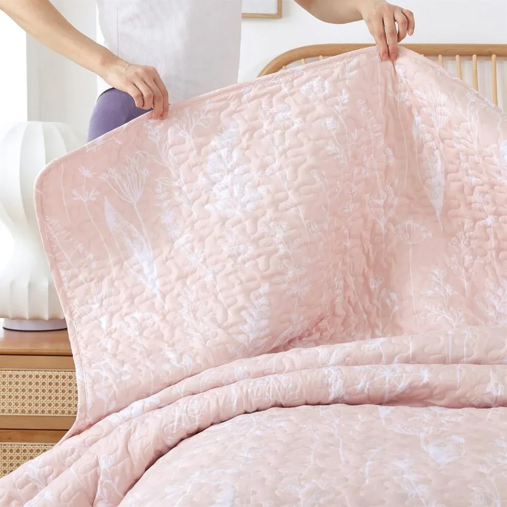 New Quilts Queen Size Blush Quilt Botanical with Floral Pattern Microfiber